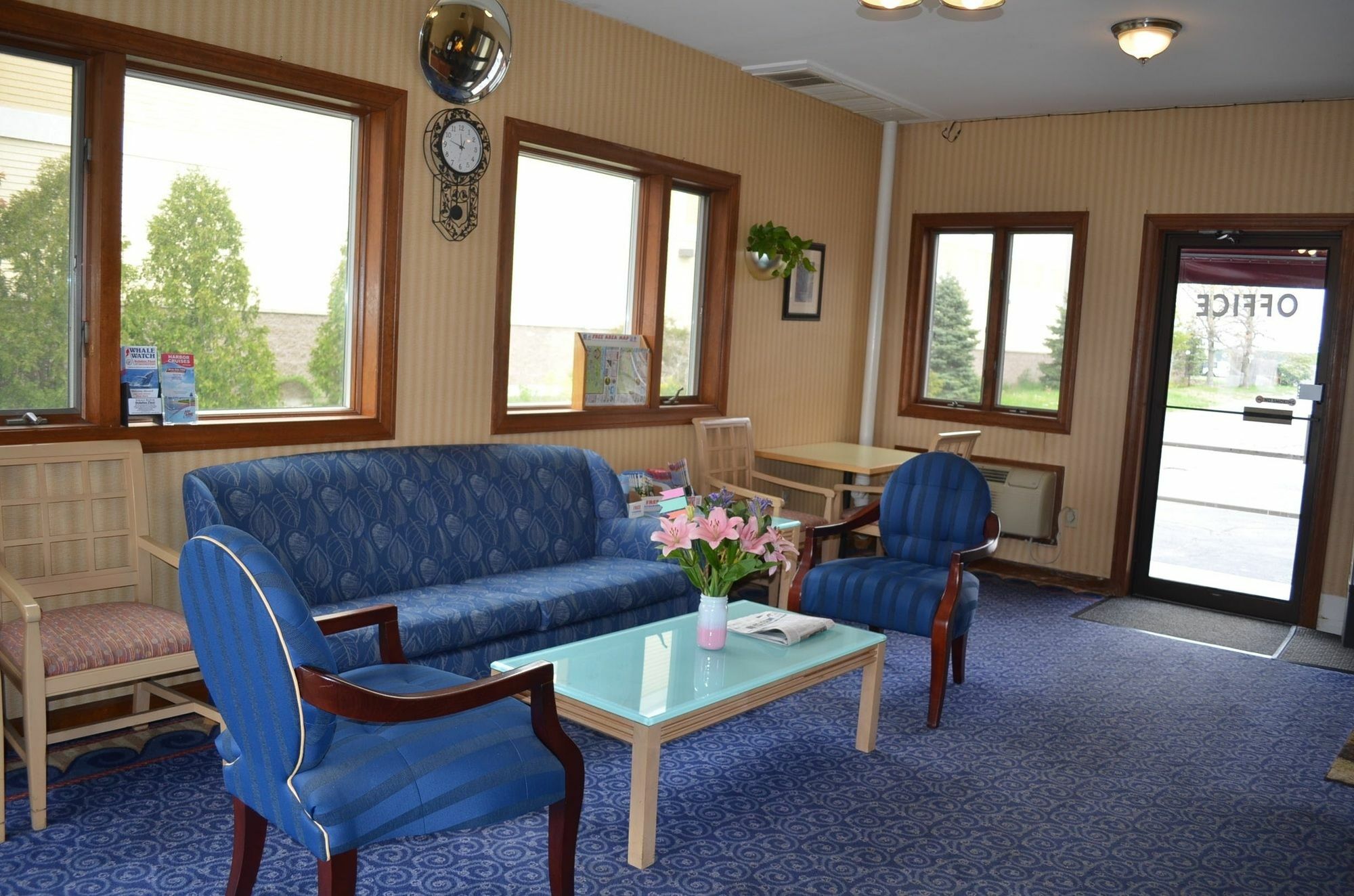 Hyannis Host Inn Buitenkant foto